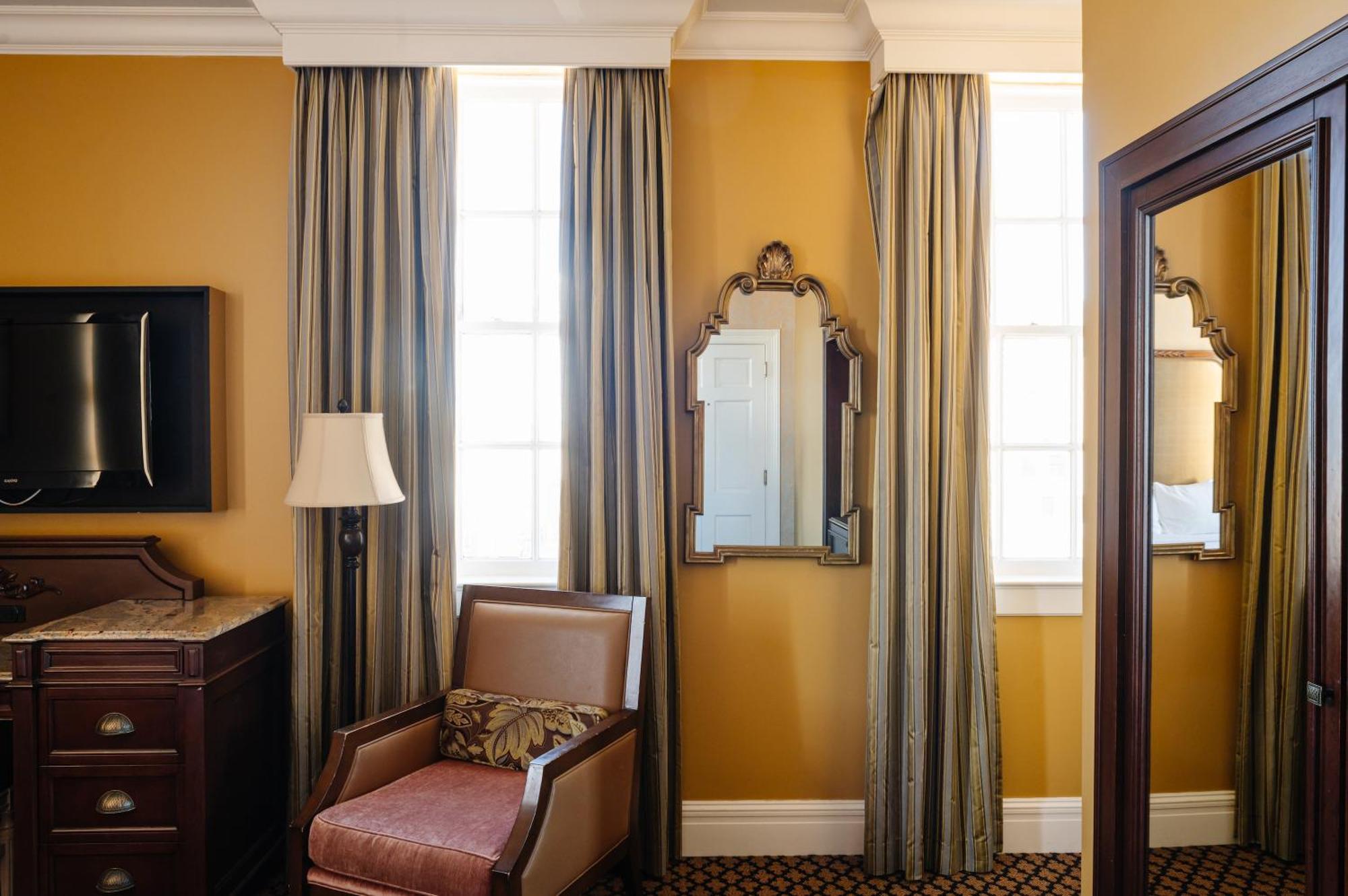 The Lafayette New Orleans By Kasa Hotel Екстериор снимка